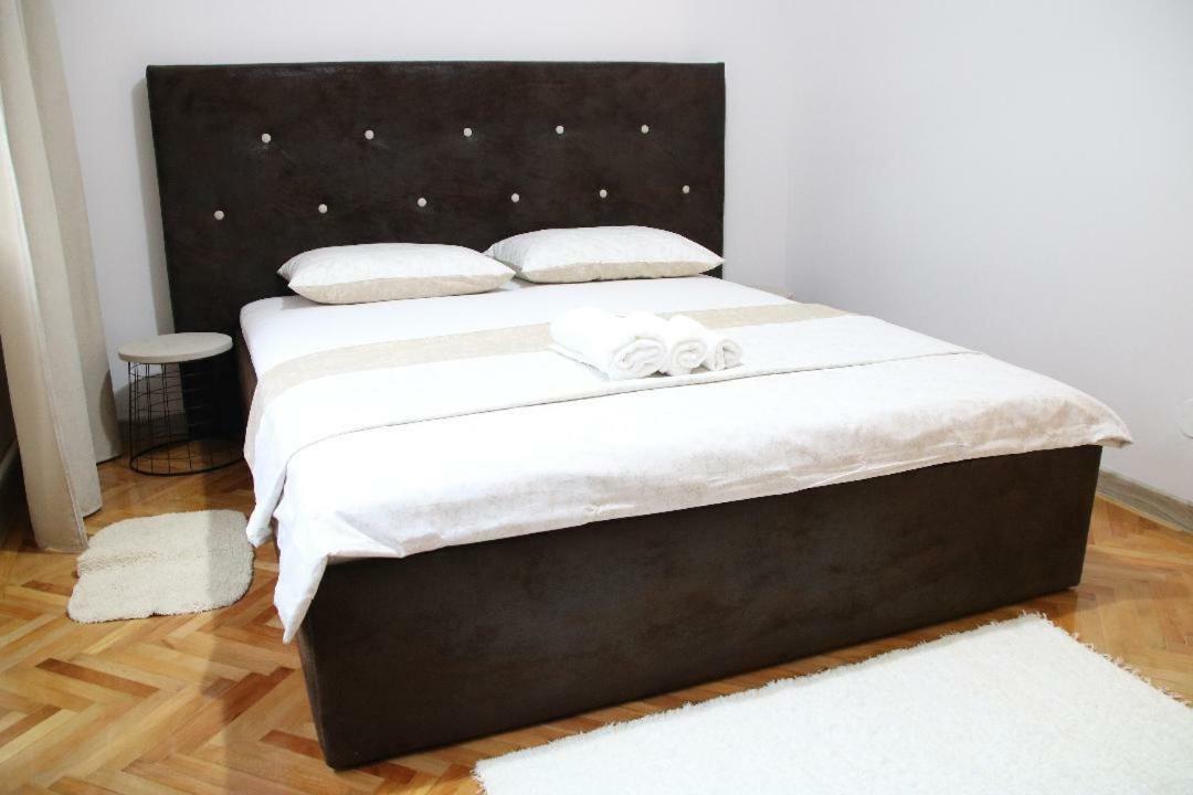 Tania Apartament Oradea Εξωτερικό φωτογραφία
